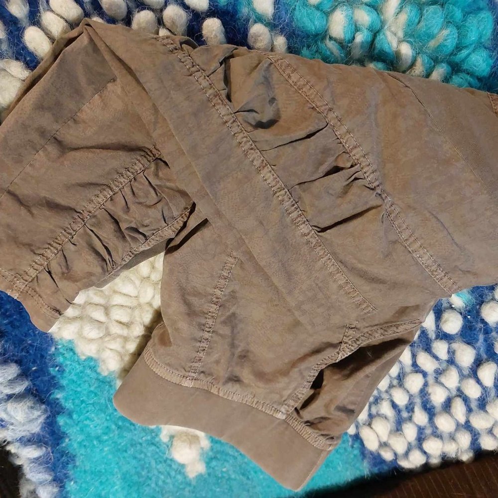 XCVI Green Printed Gimli Ankle Pants -Ruched Leg - Paneled - Pull On - Medium